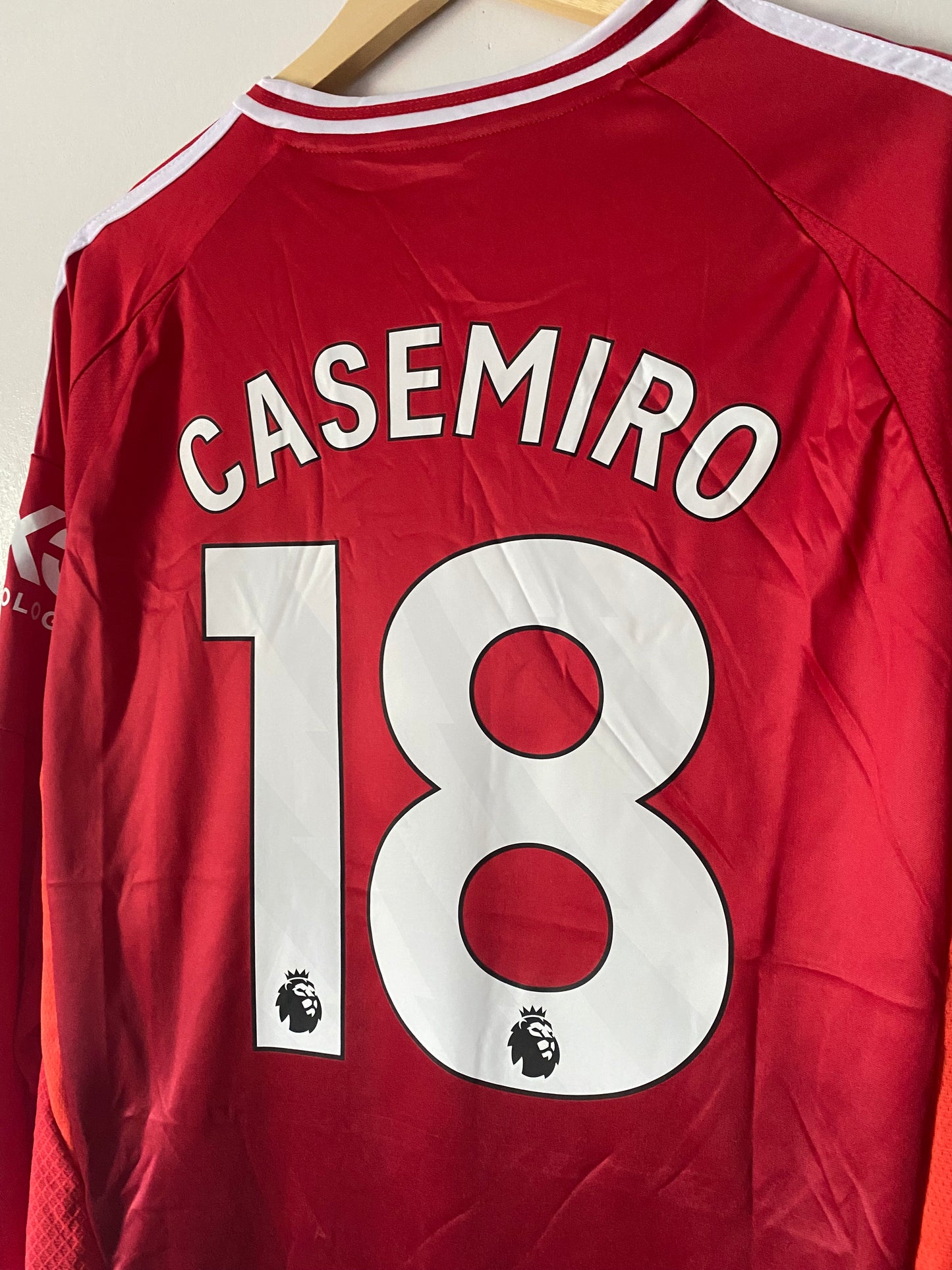 Manchester United 2024/25 Home Long-Sleeve Casemiro #18