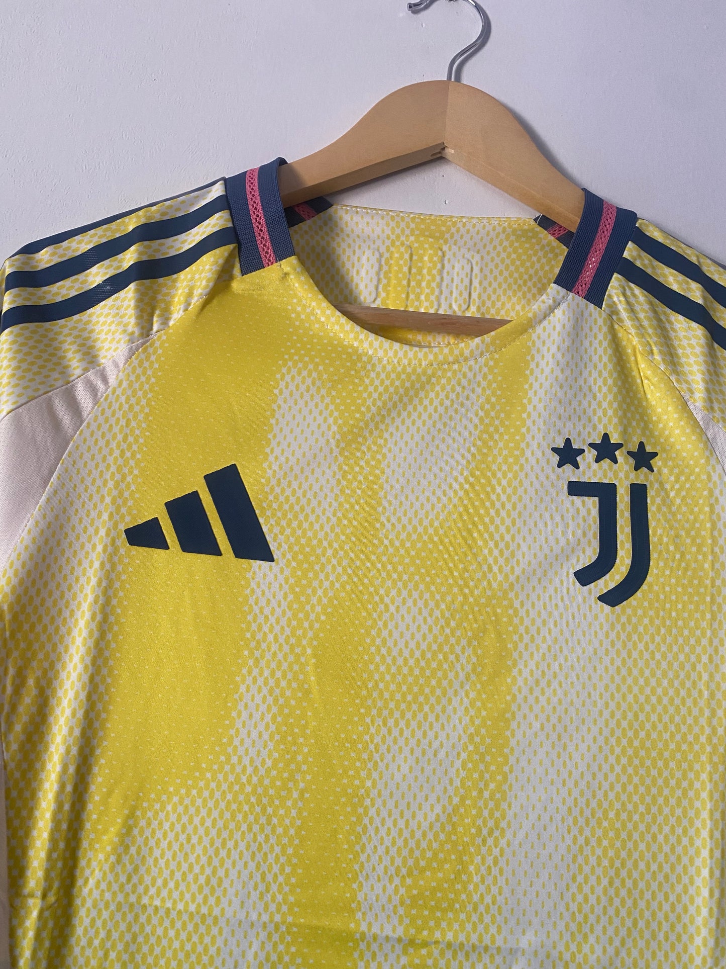 Juventus 2024/25 Away Jersey