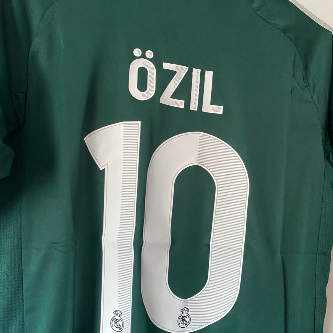 Real Madrid Retro Away Ozil #10