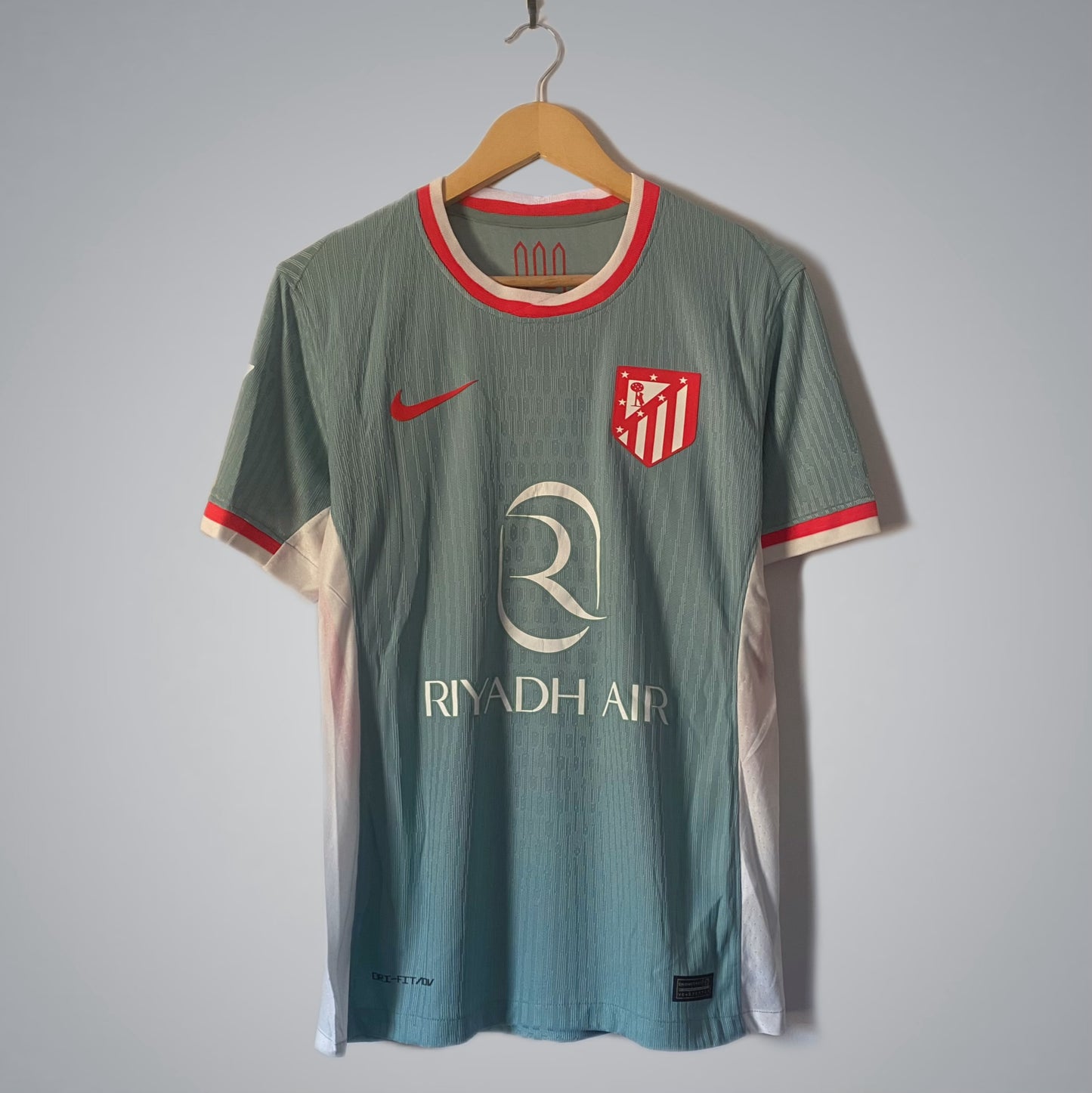 Player Version Atletico Madrid 2024/25 Away