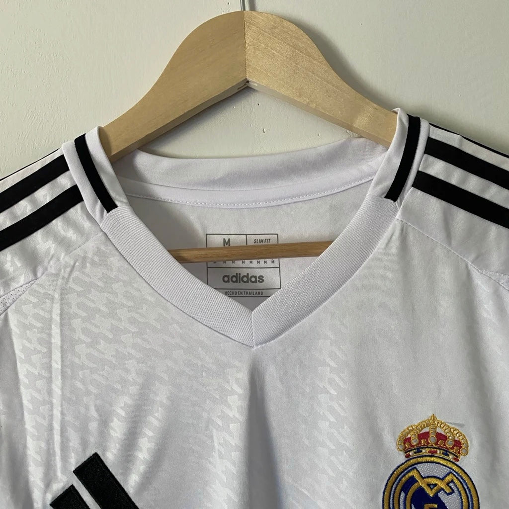 Real Madrid 2024/25 Home Valverde #8